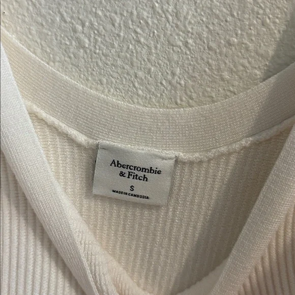 Abercrombie & Fitch Ribbed Crop Tank - Picture 2 of 3